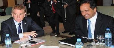 El PJ disidente 'apura' a Scioli: que defina "si quiere subirse al futuro"