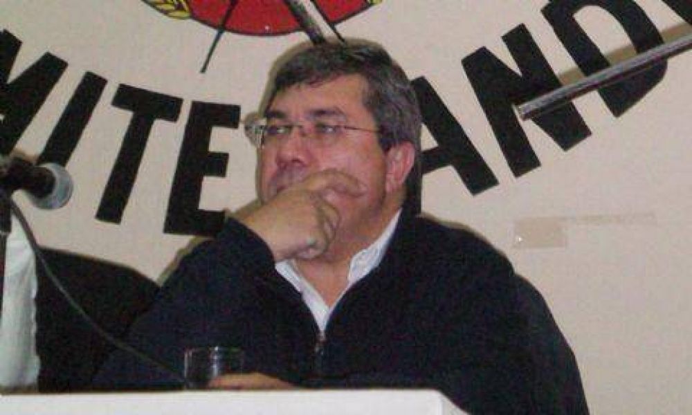 El senador Fern�ndez calific� de �inexplicable contradicci�n� la que se dio entre Arl�a y Montoya