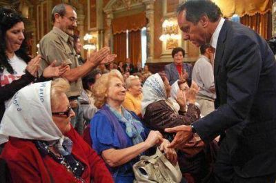 Scioli entreg� 250 pensiones a presos pol�ticos de la dictadura