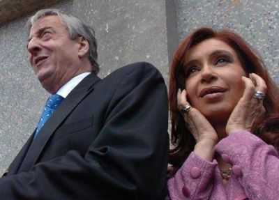 Con los acusados en la Justicia, el Gobierno prefiere el silencio