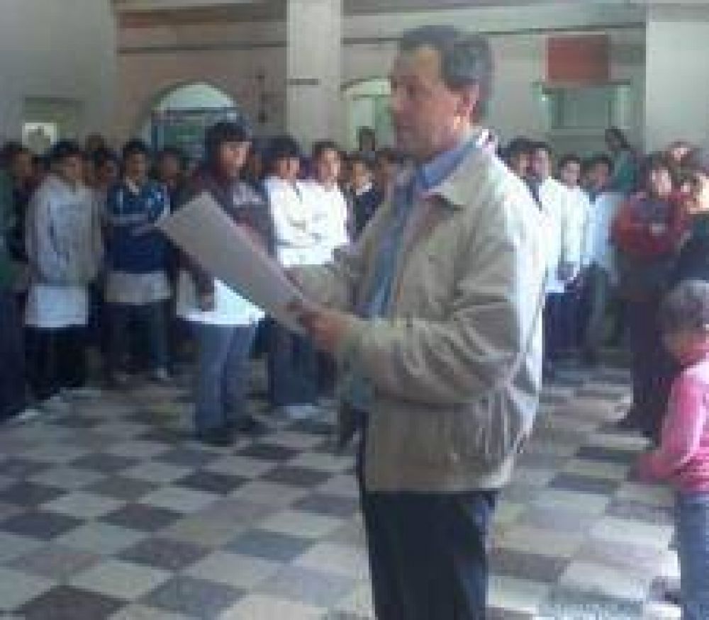 Donan terreno para la construcci�n de una escuela