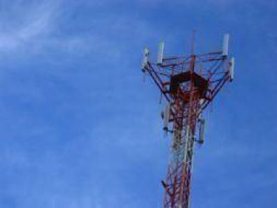 Autoconvocados marchan al Congreso contra antenas de celulares