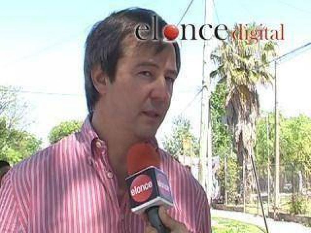"El gremio va hacia un lado y los docentes hacia otro�, dijo Bahl sobre el paro de AGMER