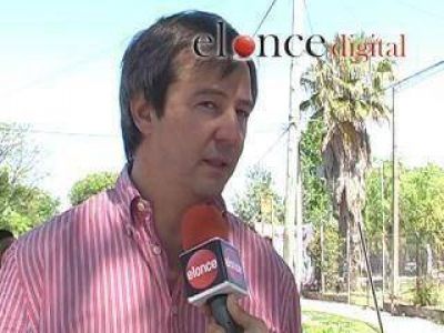 "El gremio va hacia un lado y los docentes hacia otro�, dijo Bahl sobre el paro de AGMER