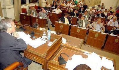 El bustismo pide cla�sula salarial para votar el Desendeudamiento