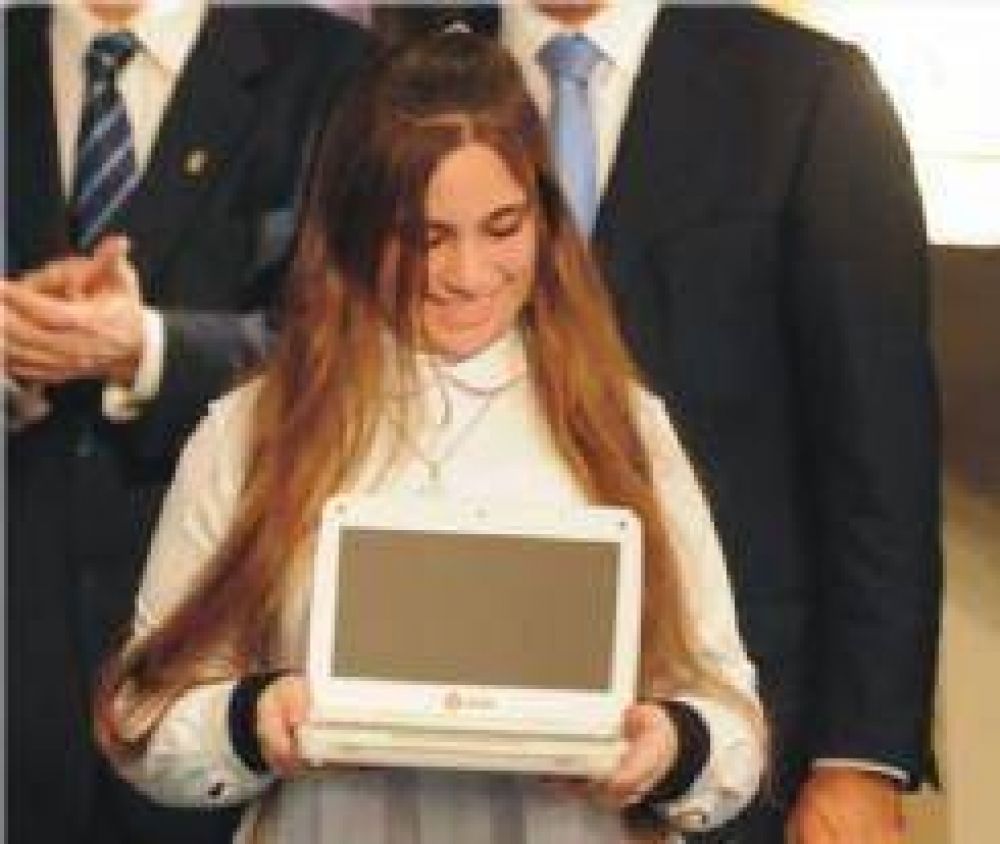 Entregar�n m�s de 3.900 netbooks a secundarias