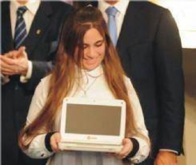 Entregar�n m�s de 3.900 netbooks a secundarias