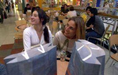 Centros comerciales: en un a�o, las ventas locales crecieron hasta 30%