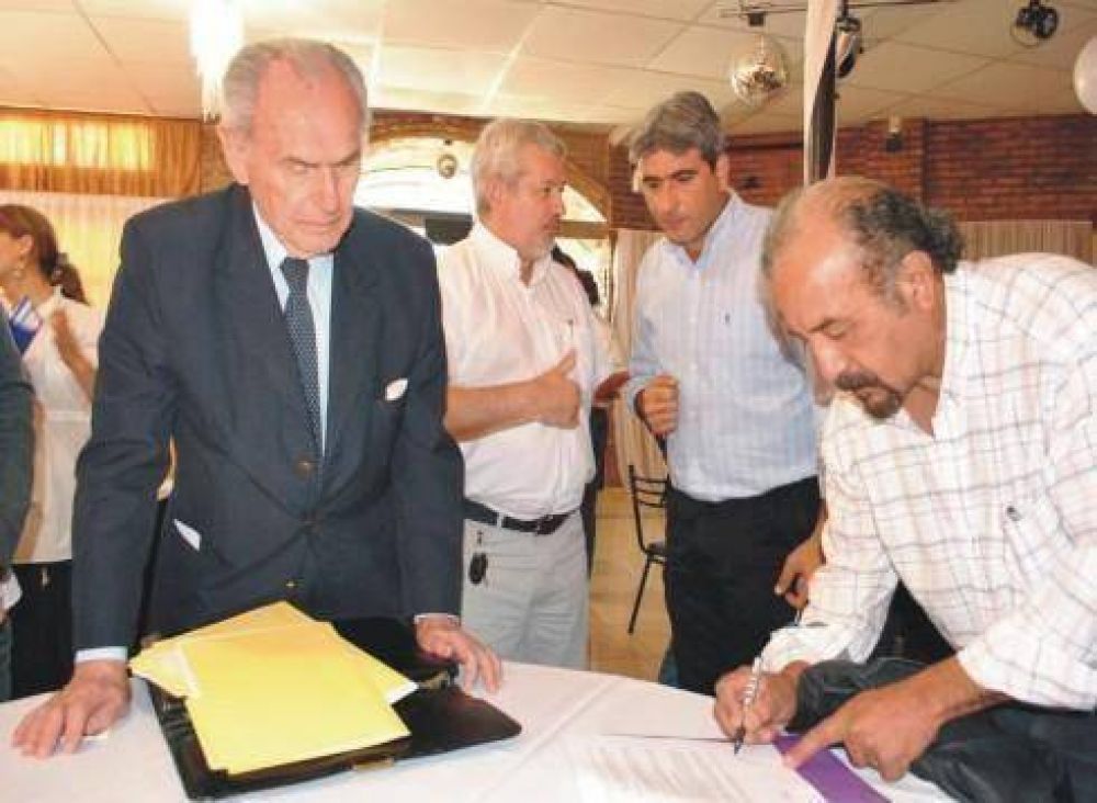 Presentaron el Programa de Fortalecimiento de Cooperativas Ap�colas 
