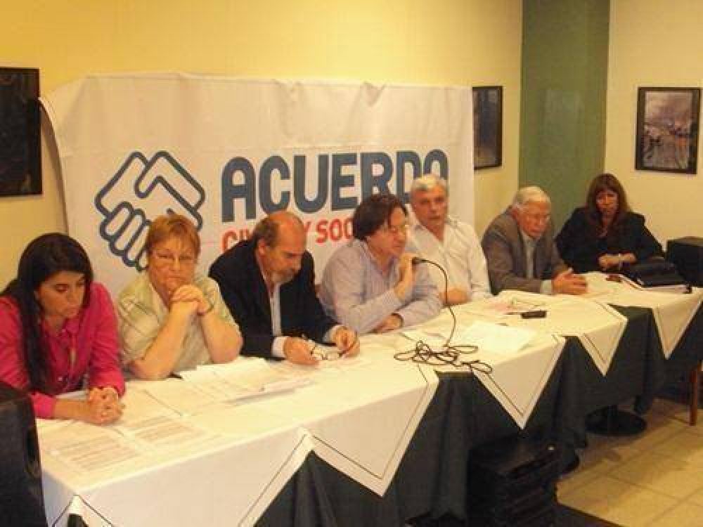Vicente Lopez: El Acuerdo C�vico de Vicente L�pez present� un informe de su gesti�n