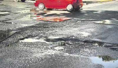 Nuevo reclamo por calles rotas en el sector del barrio Villa Talleres