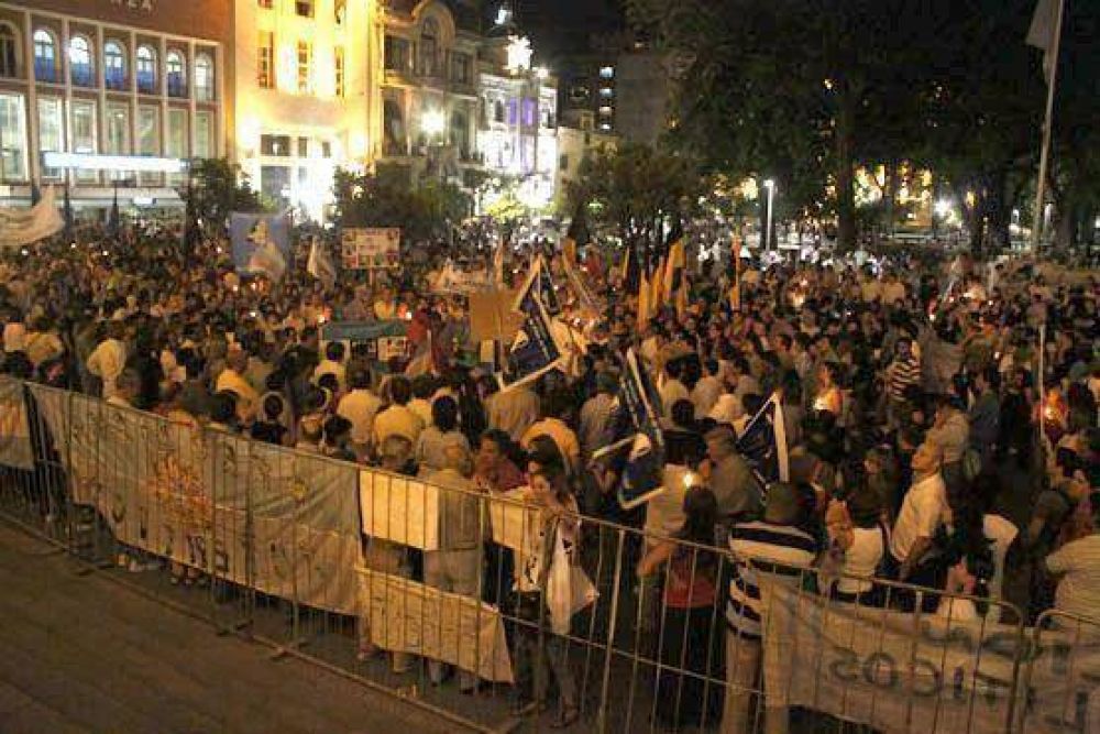 Una multitud despidi� a N�stor Kirchenr en Tucum�n