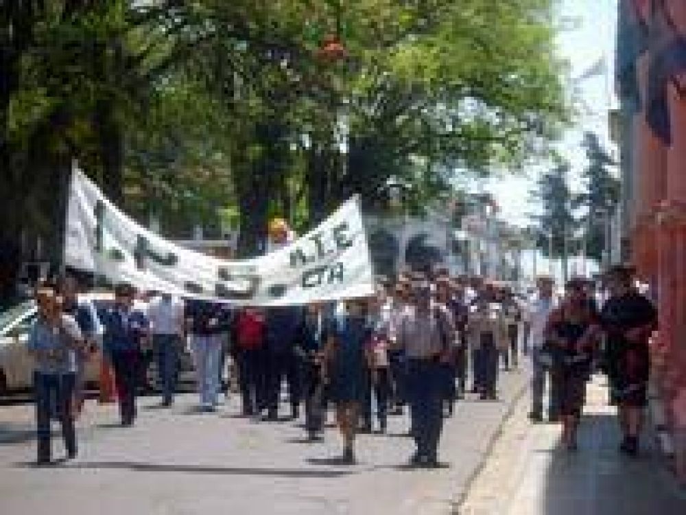 IPS: entre la politizaci�n y el reclamo 