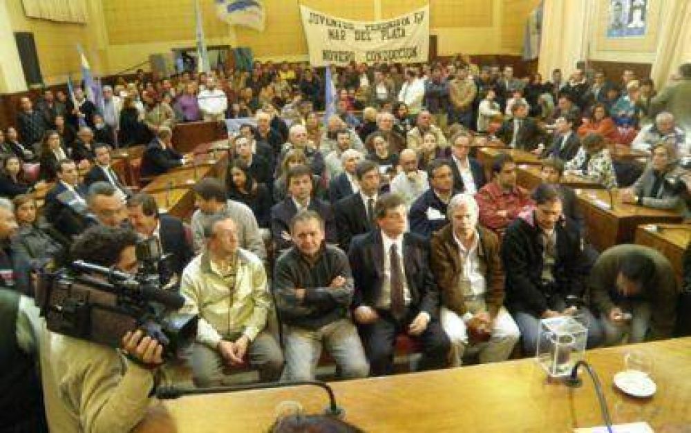 El Concejo en sesi�n p�blica especial en homenaje a N�stor Kirchner