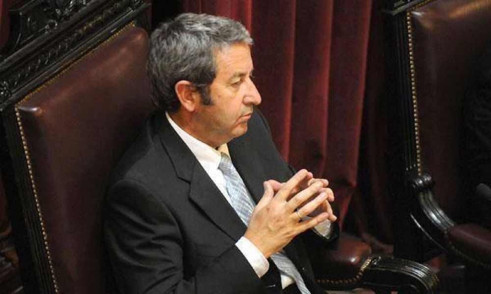 Julio Cobos no ir� al funeral de Kirchner en Casa Rosada