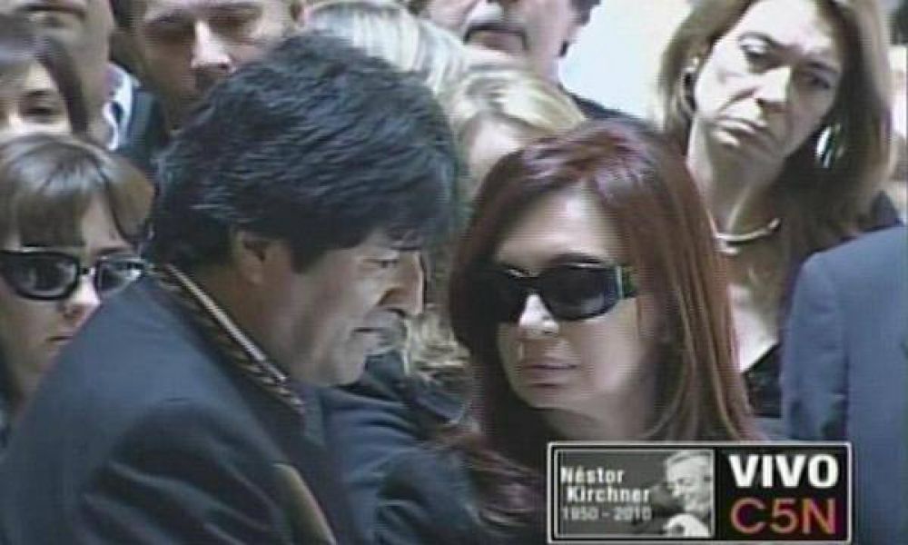 Correa, Morales, Mujica y Pi�era, acompa�an a Cristina Kirchner