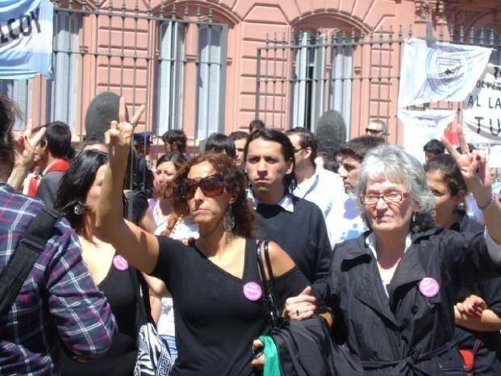 Cristina, Latinoam�rica y el pueblo argentino pasan la �ltima noche junto a su l�der