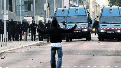Presi�n para que Sarkozy no promulgue la ley jubilatoria