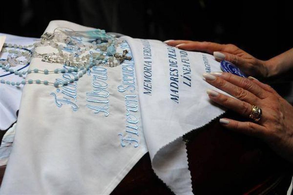 Emotivos momentos finales del velorio de Kirchner a la espera del traslado