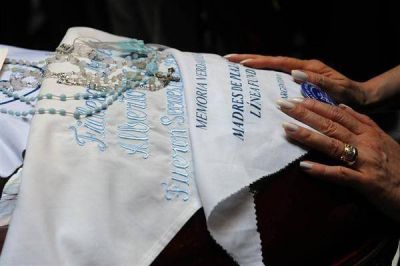 Emotivos momentos finales del velorio de Kirchner a la espera del traslado