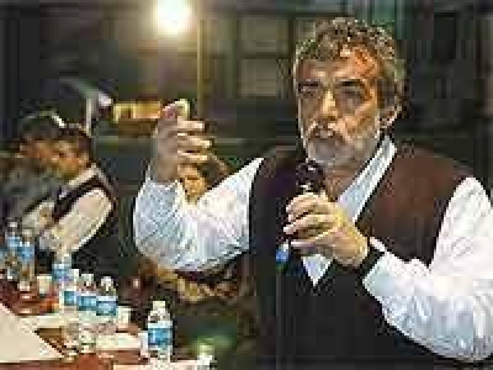 Kirchnerismo porte�o ratifica en la calle su compromiso con el proyecto nacional