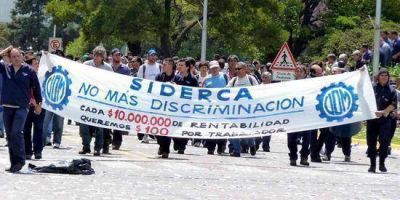 Trabajadores de TenarisSiderca realizaron una protesta dentro de la planta 