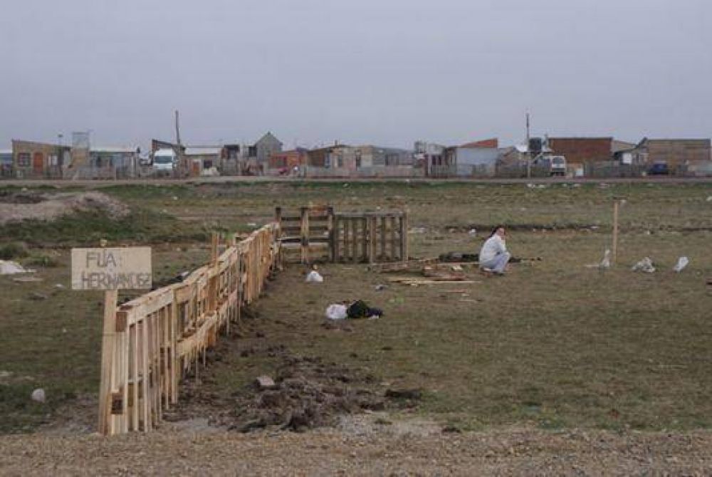 El Municipio de R�o Grande denunci� la usurpaci�n de espacios verdes en Margen Sur