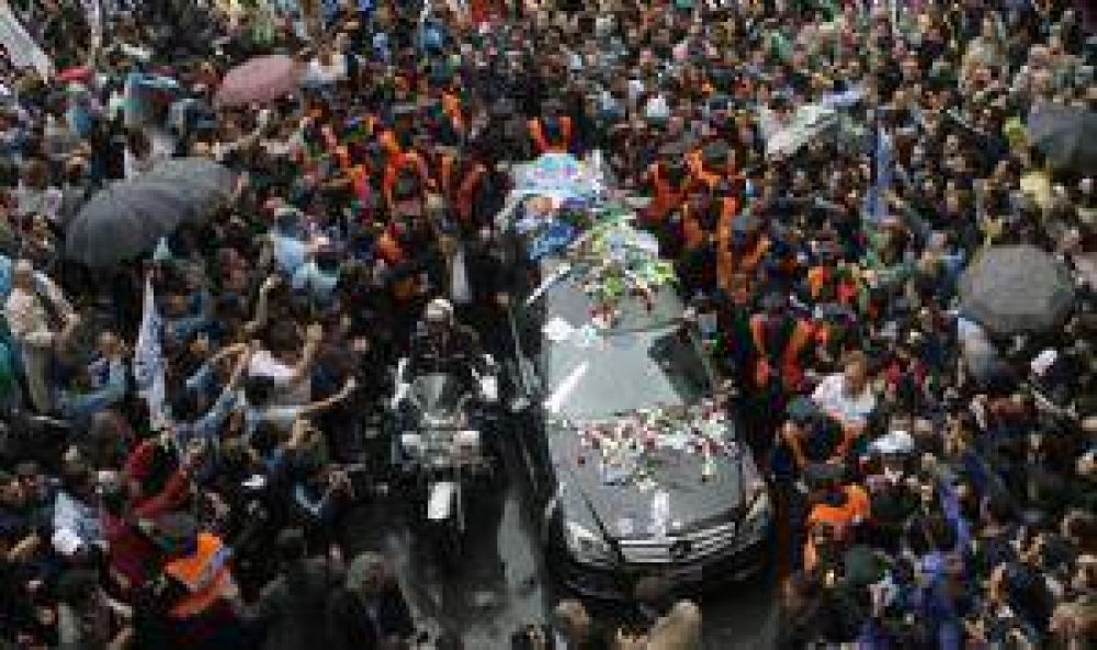 Buenos Aires brind� un efusivo adi�s a Kirchner