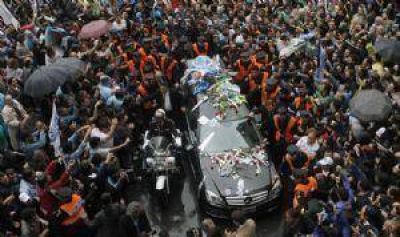Buenos Aires brind� un efusivo adi�s a Kirchner