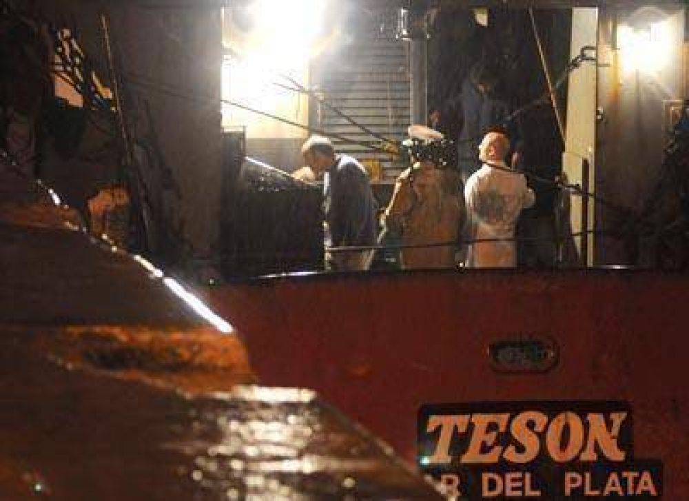Se hundi� un pesquero marplatense y hay dos tripulantes desaparecidos