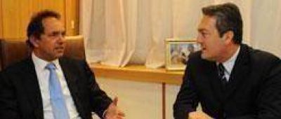 Scioli se re�ne con intendentes para respaldar a Cristina, Breitenstein ya viaj� a La Plata
