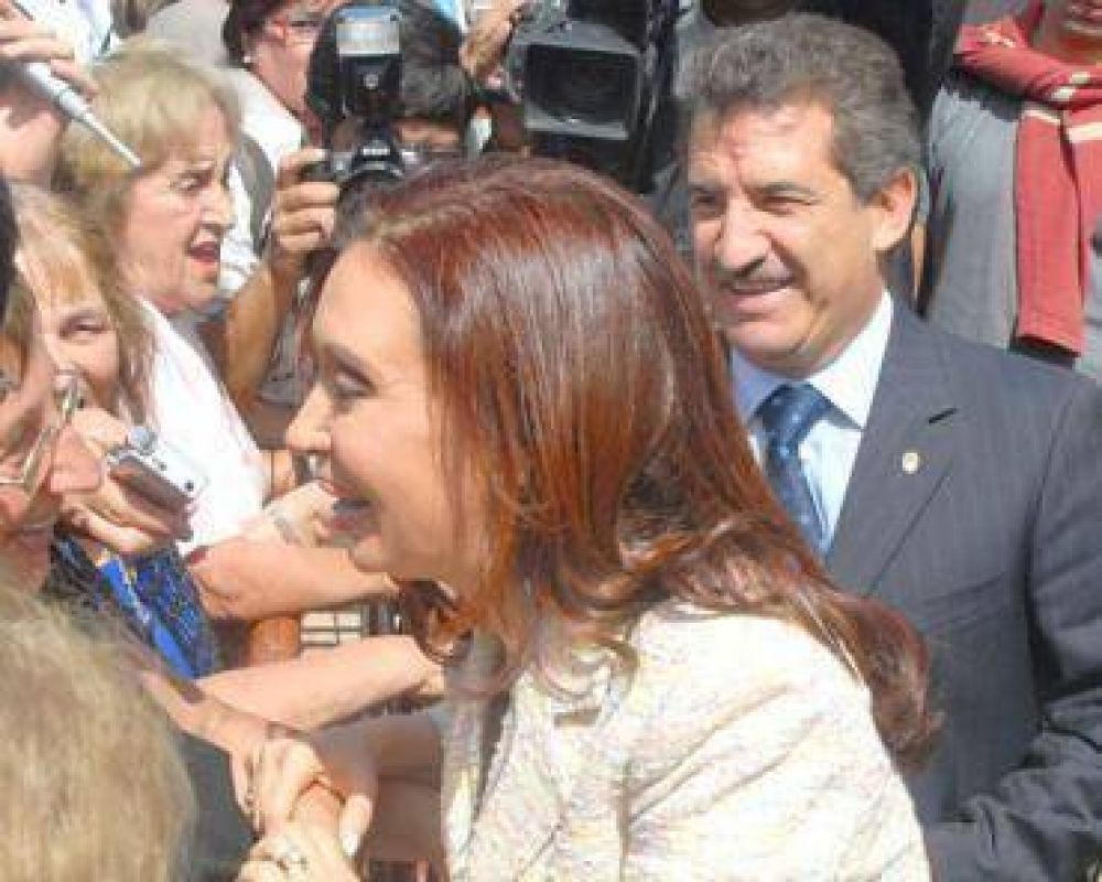 Urribarri impulsa la reelecci�n de la Presidenta