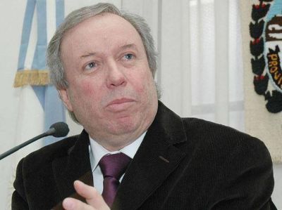 Entrega de viviendas y apertura de licitaciones