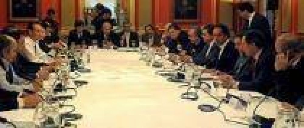 Acto de homenaje a la memoria de N�stor Kirchner Scioli con los intendentes, asegur�: El camino iniciado no tiene vuelta atr�s