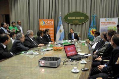 Scioli firm� adhesi�n de cinco municipios para la separaci�n de residuos en origen