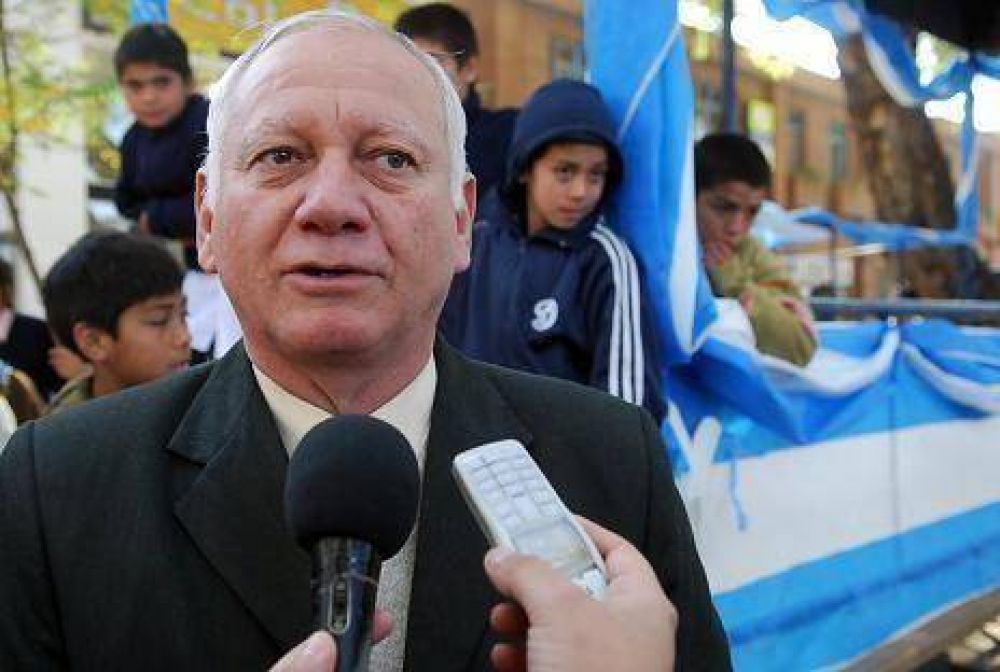 Para Jalile, a Barrionuevo se le "sali� la chaveta" y dijo no querer caer bajo