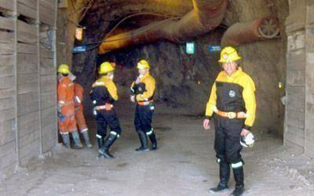 Capacitan a personal de la Secretar�a de Miner�a