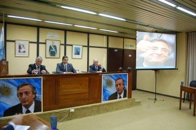 Homenaje al ex Presidente   Se propondr� dar el nombre de N�stor Kirchner a la avenida de la Defensa Sur 
