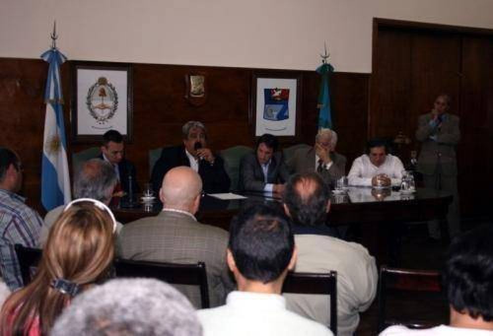 Insaurralde se reuni� con Municipales y anunci� un incremento salarial a partir de noviembre