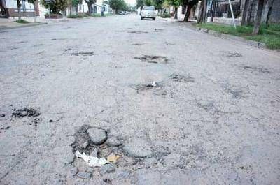 Pinedo le ech� la culpa a la oposici�n por los baches en el pavimento de la ciudad 