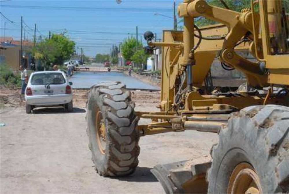 Avanza la pavimentaci�n en el barrio Mart�n Fierro y en Colonia Hinojo