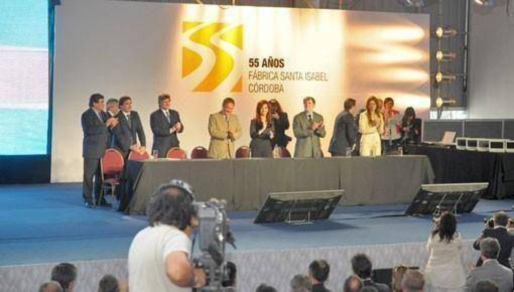 Gesto pol�tico de Cristina: reuni� ayer en Renault a todo el peronismo cordob�s