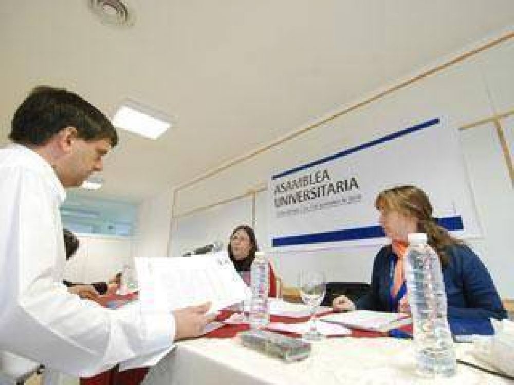 La Asamblea Universitaria debate sobre el Estatuto y la elecci�n de consejeros