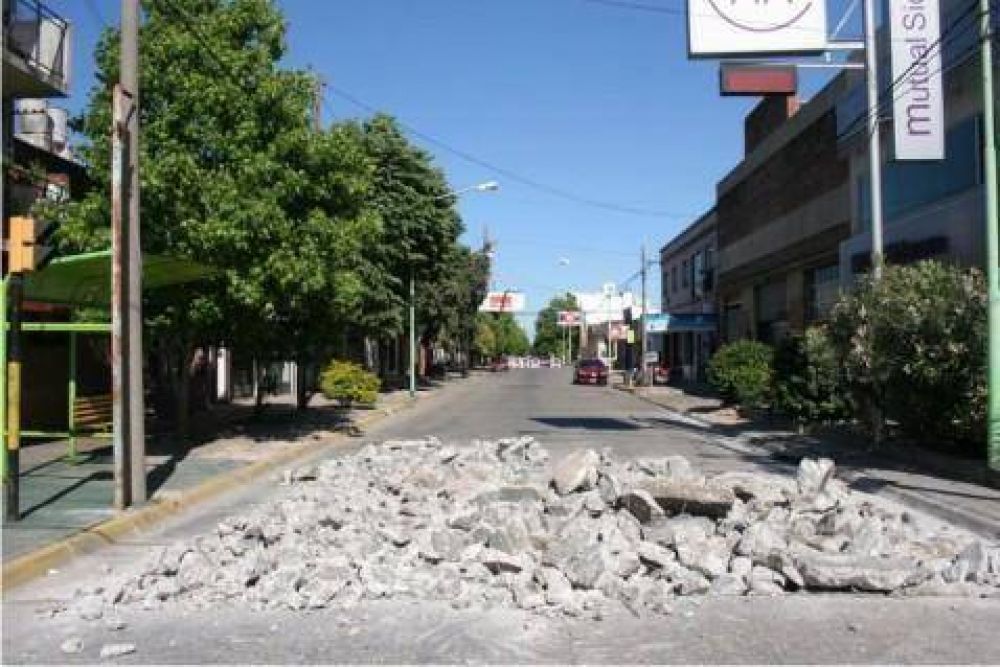 Afectan a la L�nea MOTSA y La Nueva Metropol  El Municipio repara distintas arterias del casco c�ntrico que obligan al cambio de recorrido de los colectivos