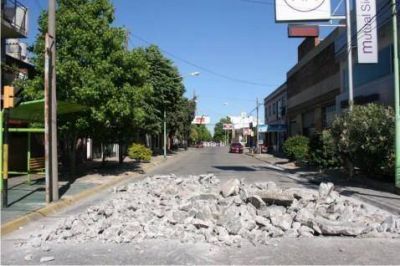 Afectan a la L�nea MOTSA y La Nueva Metropol  El Municipio repara distintas arterias del casco c�ntrico que obligan al cambio de recorrido de los colectivos