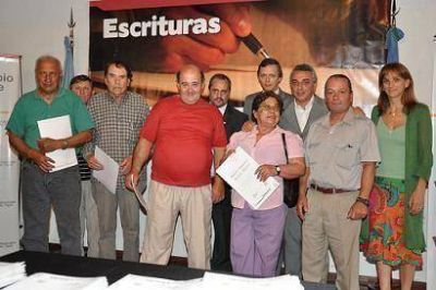  M�s escrituras para los vecinos de Tigre