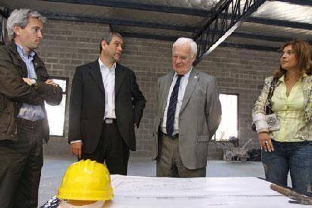El Intendente y el titular de Vialidad recorrieron las obras donde funcionar� la Direcci�n de Tr�nsito de Avellaneda