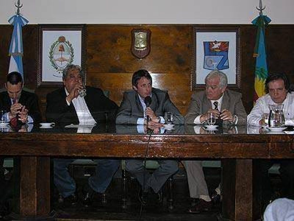 LOMAS DE ZAMORA Los municipales contratados recibir�n aumentos de hasta un 80%