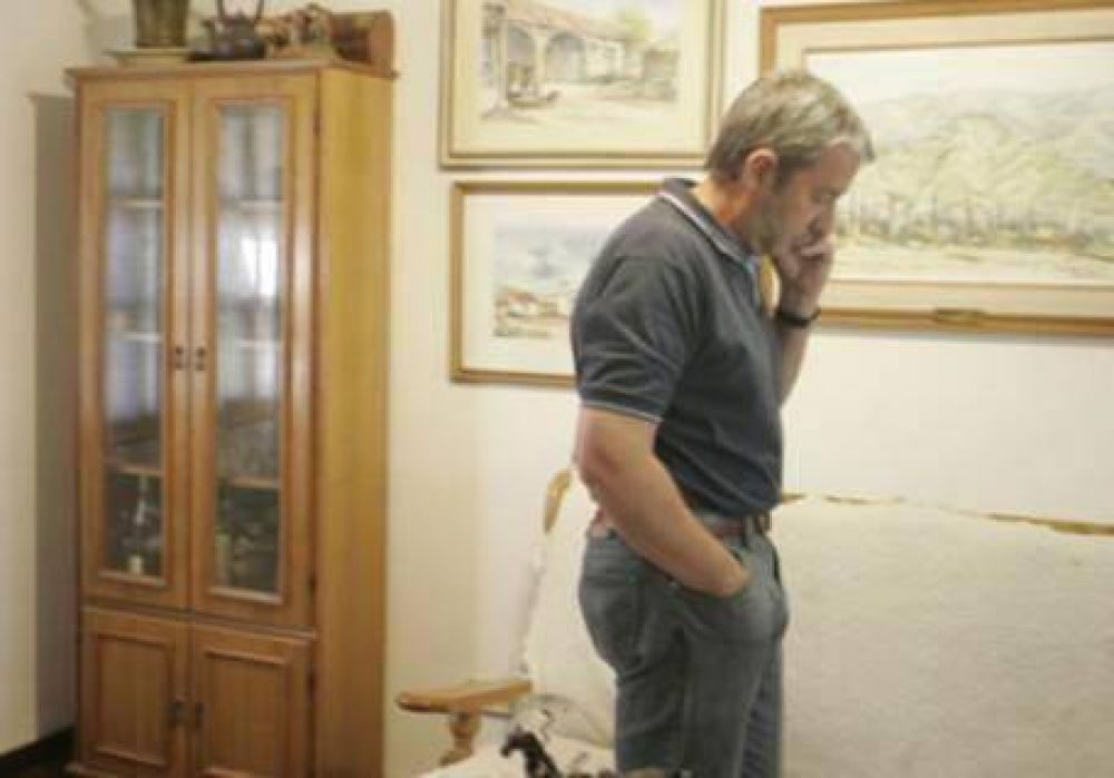 Tras la muerte de Kirchner, Cobos se arrincon�, fren� actos de campa�a y revisa su candidatura
