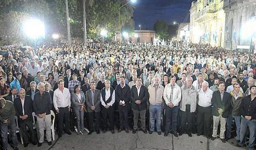 Urribarri pidi� "abrirse al futuro" y abandonar los "proyectos de poder"